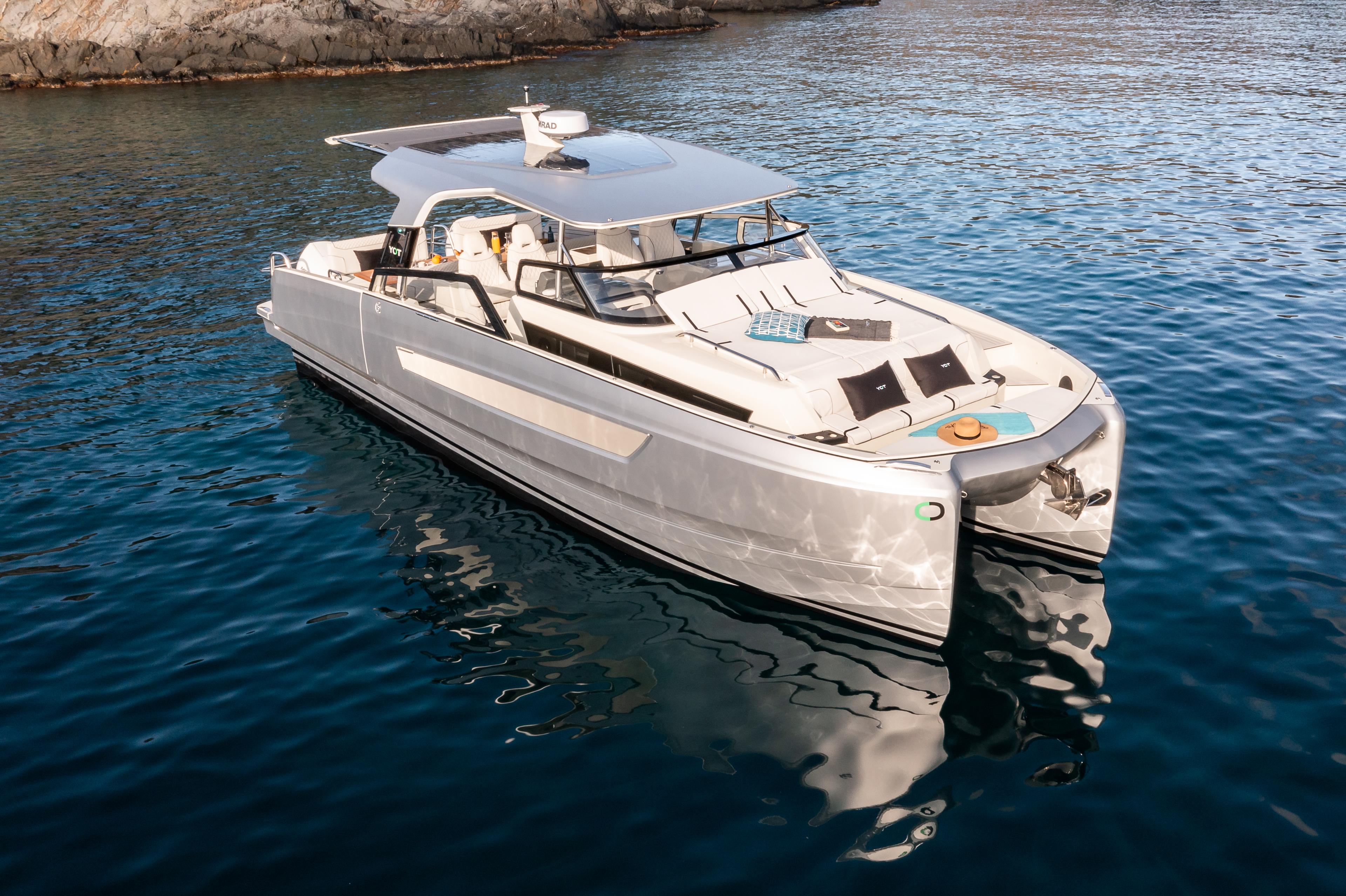Catamaran Yot 36 Corse